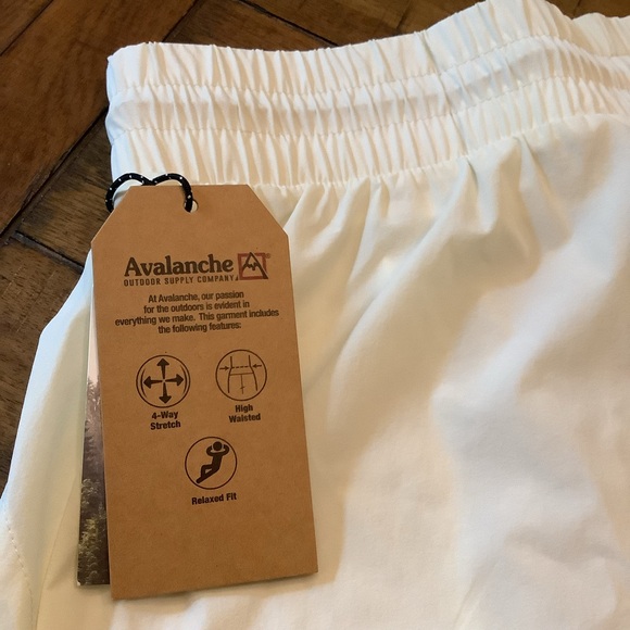 NWT Avalanche Cargo Pocket Bungee Athletic Hiking Shorts Womens Sz Large - Picture 11 of 11